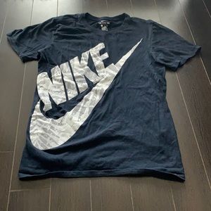 Men’s Nike T shirt